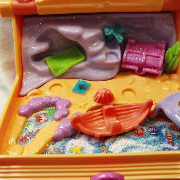 Vintage Bluebird Polly Pocket 1995 Glitter Island Storybook - Picture 3 of 5